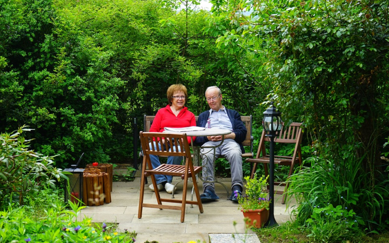 Gardening Tips and Tricks for Spending-Savvy Seniors